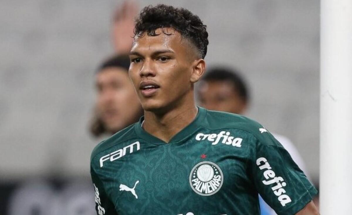 Nazione, Fiorentina insieme a tanti top club su Veron del Palmeiras. Costo? Si parte da 25 milioni - 