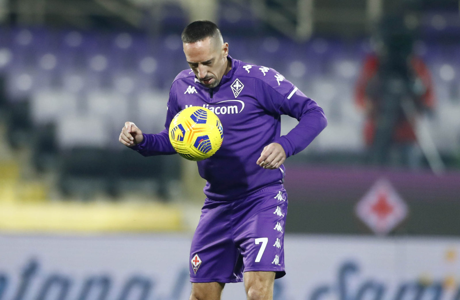 Al 33' Ribery viene steso in area da Locatelli. Dal dischetto va Vlahovic e fa 1-1 per la Fiorentina