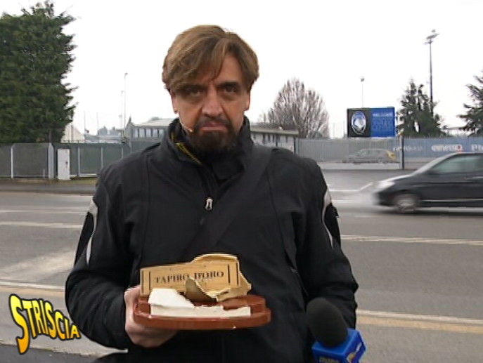 Tapiro di Striscia a Gomez? Non la prende bene, premio rotto. Ma il Papu spiega su Instagram