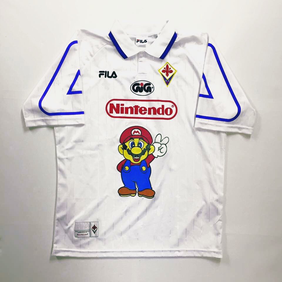 Dall'Inghilterra rivelano del mistero della maglia della Fiorentina con Super Mario del 97