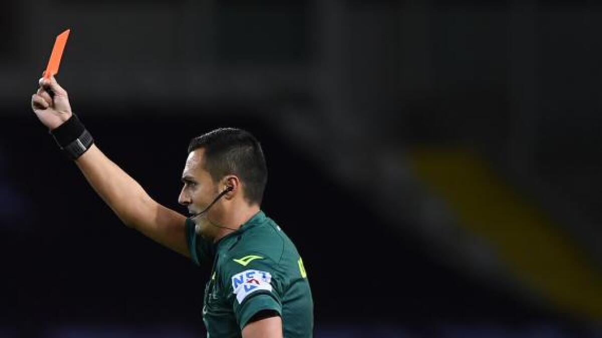 Tuttosport dà 3 a Di Bello: "Esagera con il rosso a Milenkovic. Sotto gli occhi di Rizzoli non ne azzecca una" - 