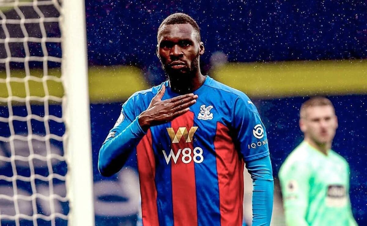 Daily Mail, Benteke è nel mirino della Fiorentina. Il suo contratto... - 