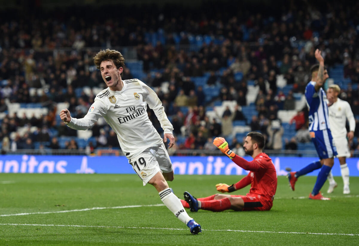 Il Real Madrid fissa il prezzo: servono 20 milioni per Odriozola - MADRID, SPAIN - FEBRUARY 03:  Alvaro Odriozola of Real Madrid celebrates, but the goal is disallowed during the La Liga match between Real Madrid CF and Deportivo Alaves at Estadio Santiago Bernabeu on February 03, 2019 in Madrid, Spain.(Photo by Den