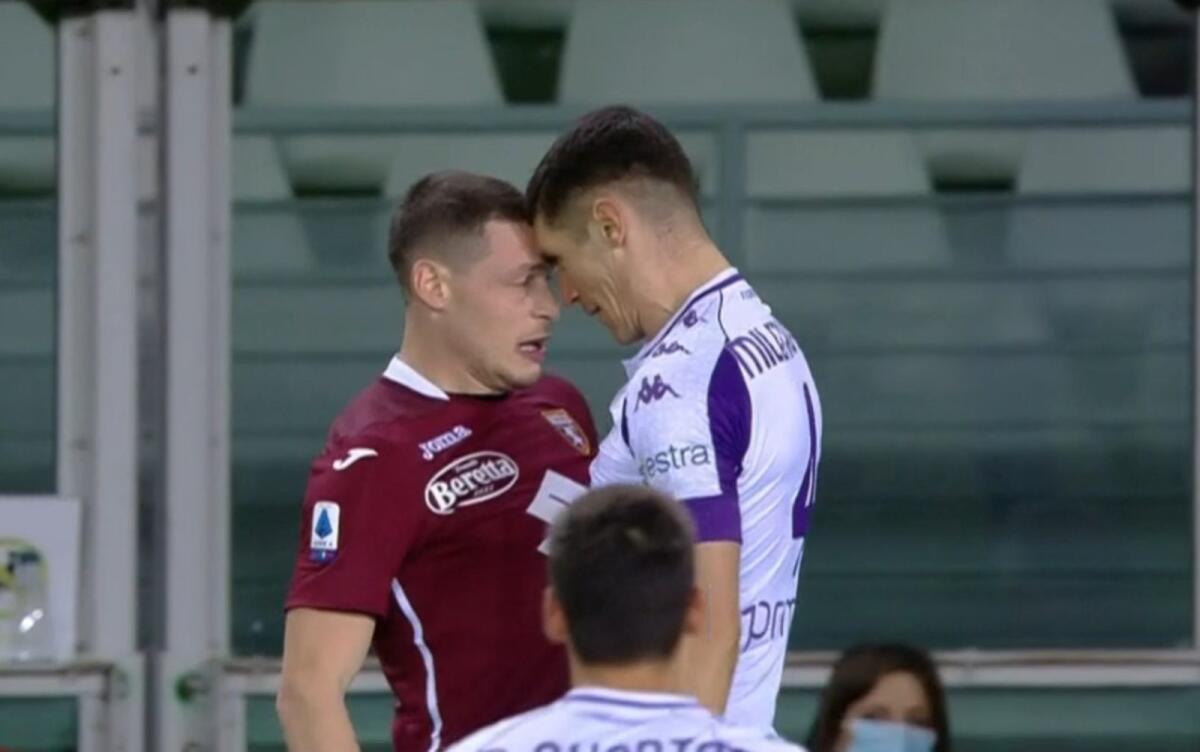 I tifosi viola si scagliano sui social contro Belotti: "Sei un pagliaccio" - 
