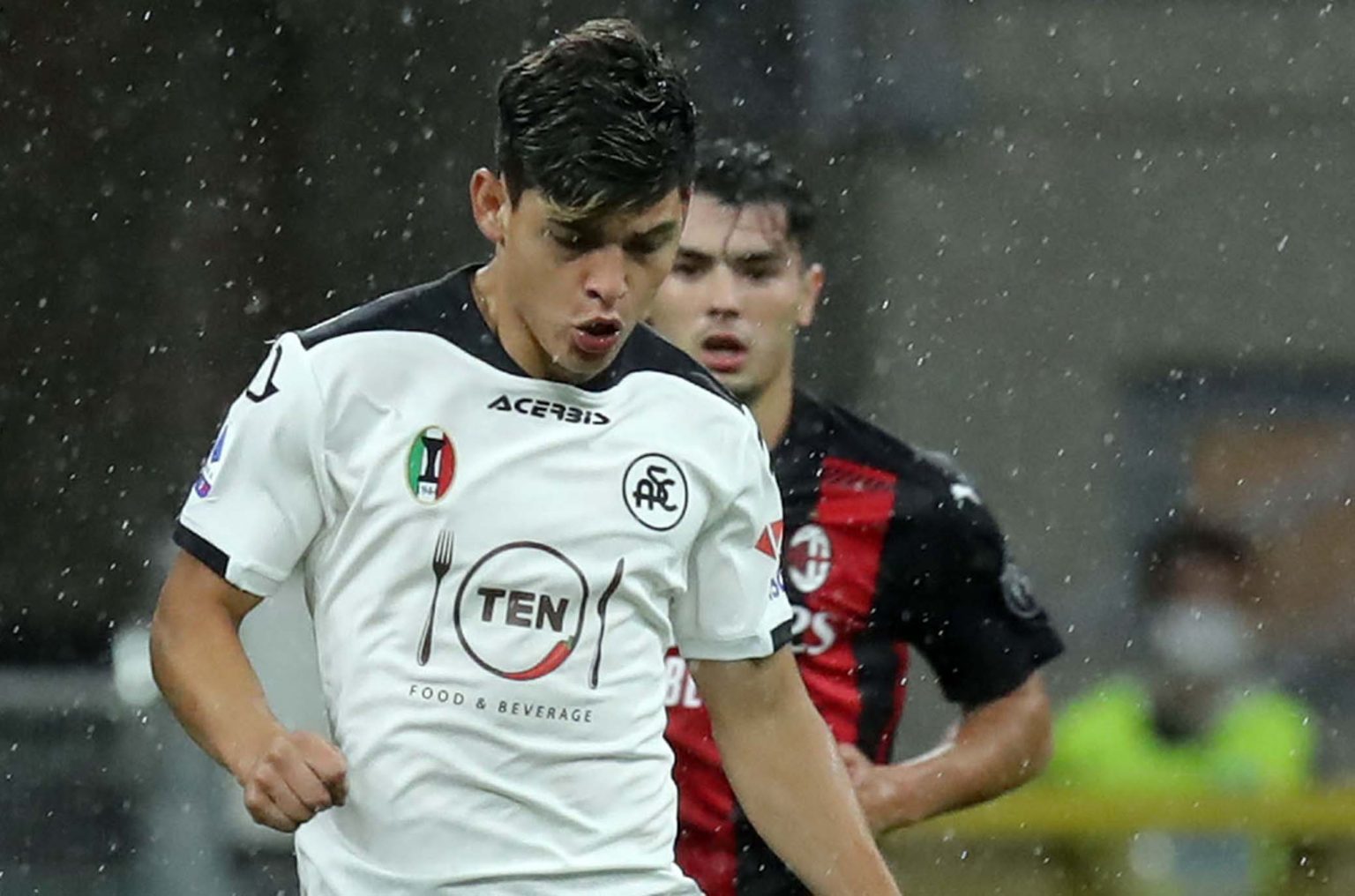 Agudelo: "Voglio fare gol per dimostrare alla Fiorentina il mio vero valore. Italiano? Una forza della natura"