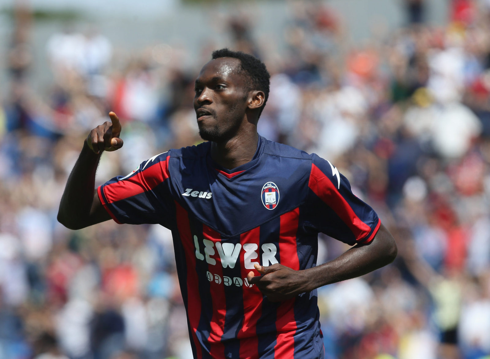 CROTONE, ITALY - APRIL 29: Nwankwo Simy of Crotone celebrates after scoring his team's 4th goal during the serie A match between FC Crotone and US Sassuolo at Stadio Comunale Ezio Scida on April 29, 2018 in Crotone, Italy. (Photo by Maurizio Lagana/Getty 