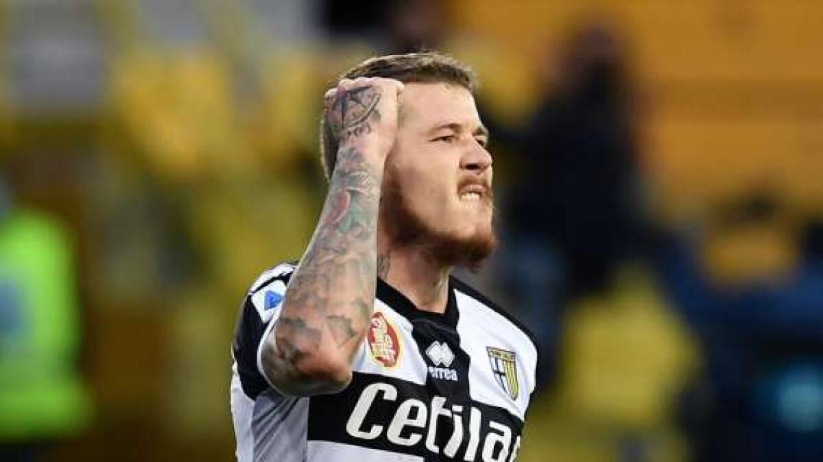 Al 31' il Parma agguanta subito il pareggio contro la Fiorentina. Kucka segna dal dischetto - 