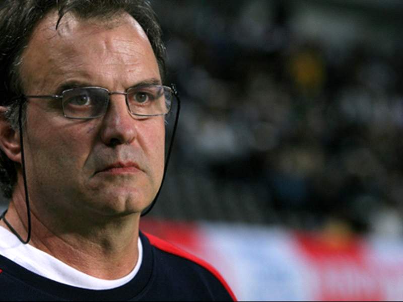 Storie di campo: Marcelo Bielsa El Loco visionario. L' uomo che ha rivoluzionato il calcio