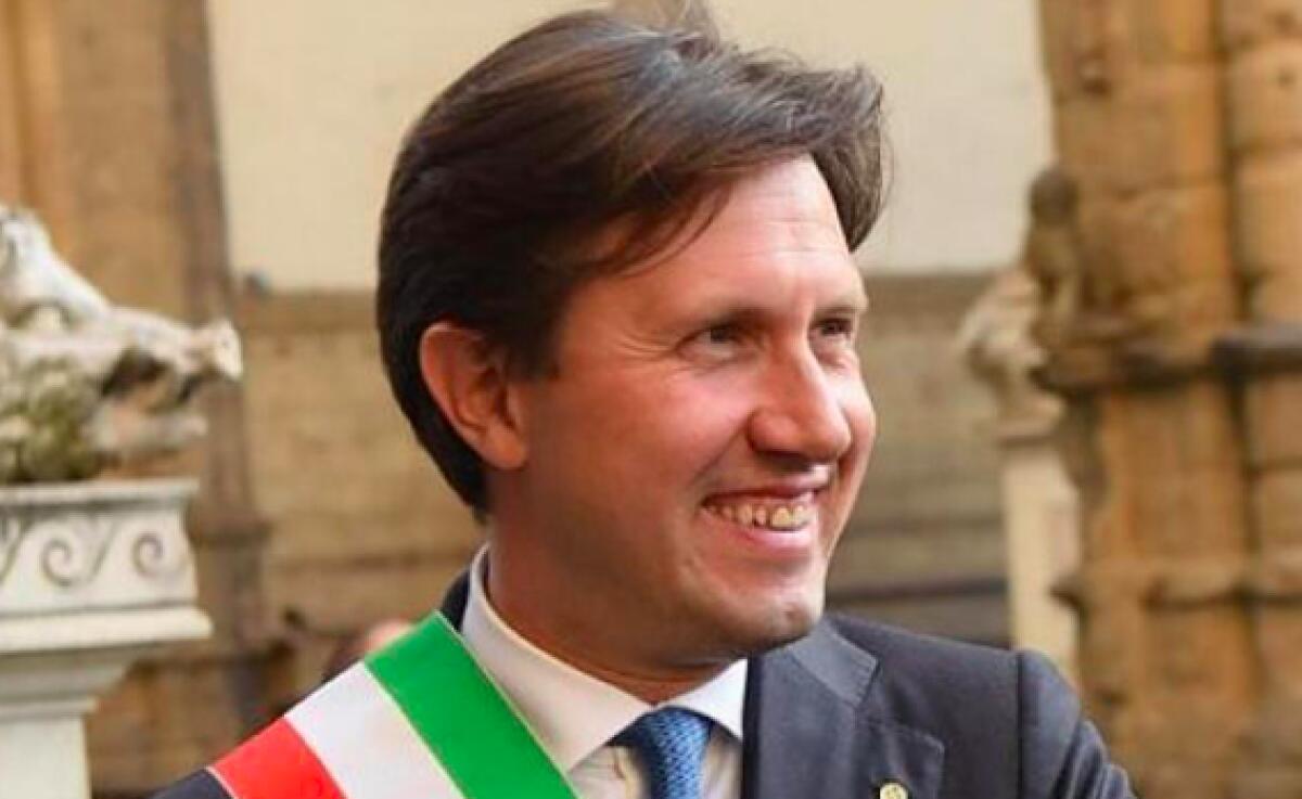 Nardella: "Giusto riaprire gli stadi, ma si pianifichi anche la riapertura di teatri e cinema all'aperto" - 