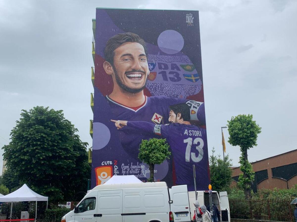 Inaugurato a Firenze il murales per Astori. Presenti Pioli, Antognoni, Borja Valero e Benassi - Fotografia Tuttomercatoweb.com