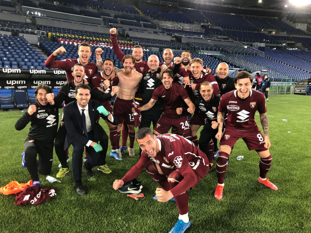 Torino festeggia: finisce 0-0 il match contro la Lazio e raggiunge la salvezza. Benevento in B - 