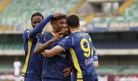 Hellas Verona's Eddy Salcedo jubilates after scoring the goal 1-0 during the Italian Serie A soccer match Hellas Verona vs ASC Spezia at Marcantonio Bentegodi stadium in Verona, Italy, 1 May 2021.ANSA/FILIPPO VENEZIA