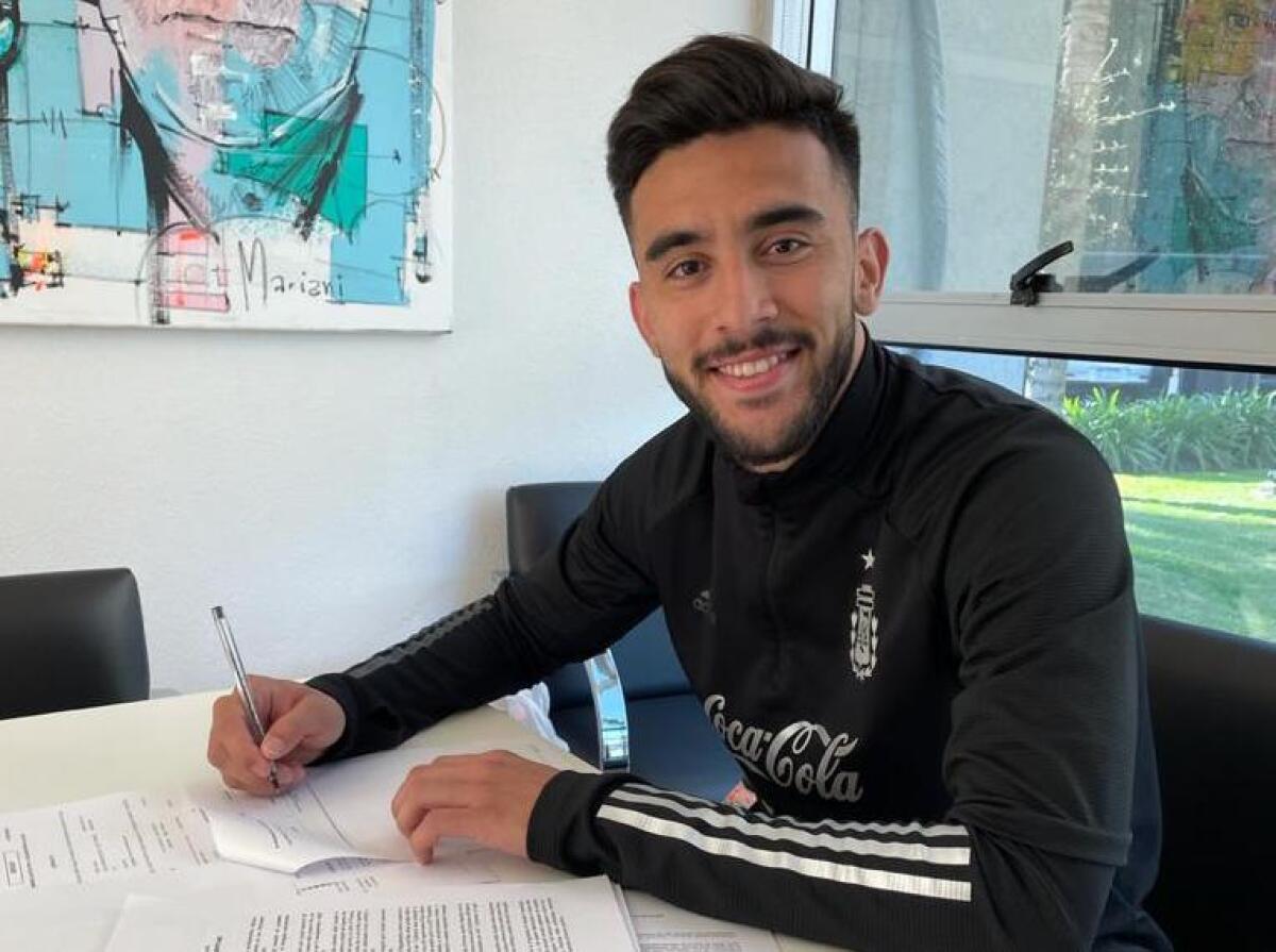 (VIDEO): Nico Gonzalez: "Felicissimo di arrivare a Firenze. Non vedo l'ora di indossare la maglia viola" - 