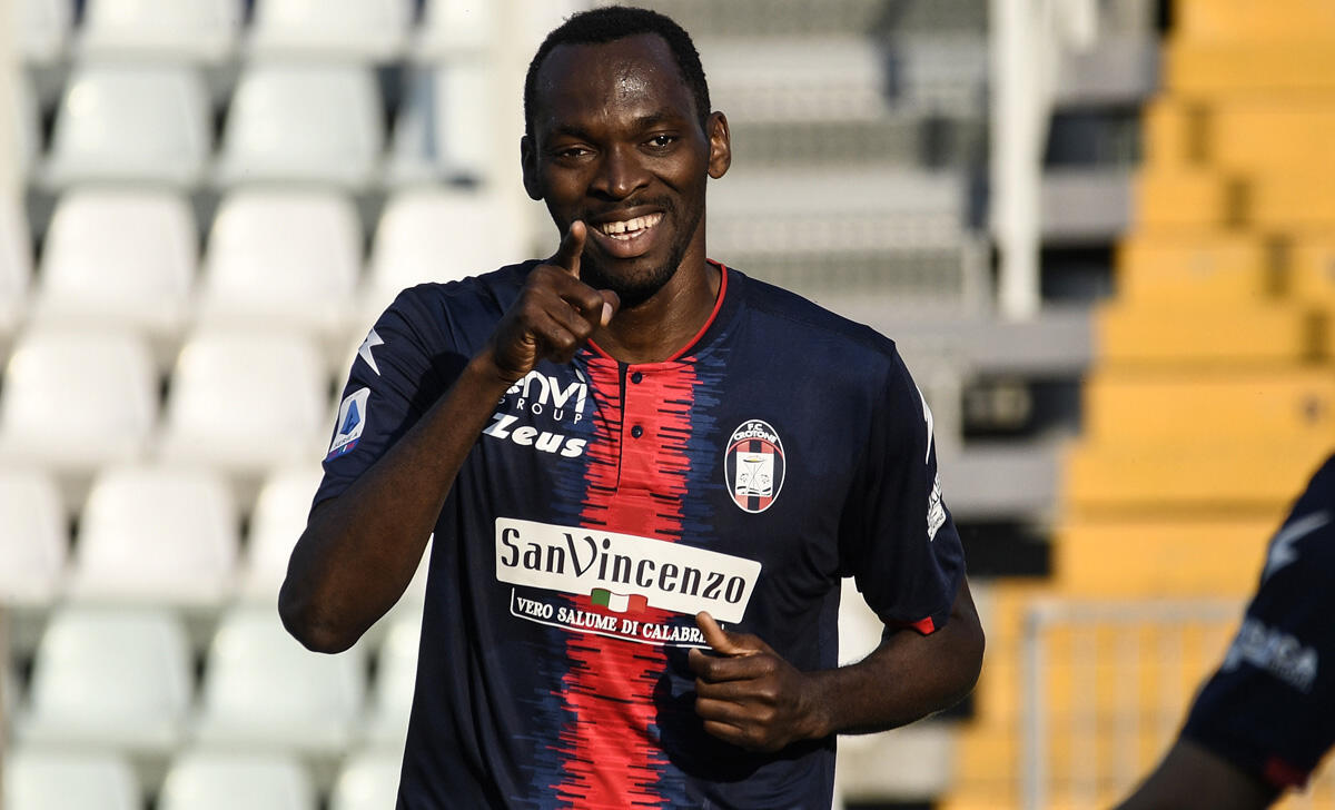 Pedullà: "La Fiorentina vuole Simy come vice Vlahovic. Pronta un'offerta da 10 milioni" - 