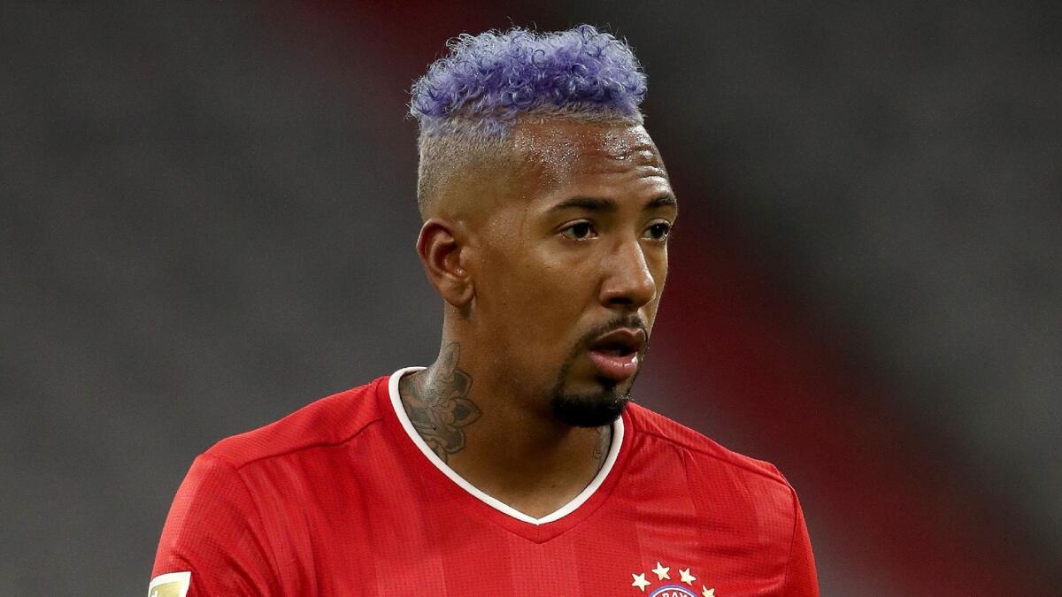 Sport1, lo svincolato Boateng rifiuta la Fiorentina: vuole giocare la Champions. Ci prova il Siviglia - MUNICH, GERMANY - SEPTEMBER 18: Jerome Boateng of Bayern Munich looks on during the Bundesliga match between FC Bayern Muenchen and FC Schalke 04 at Allianz Arena on September 18, 2020 in Munich, Germany. (Photo by Alexander Hassenstein/Bongarts/Gett