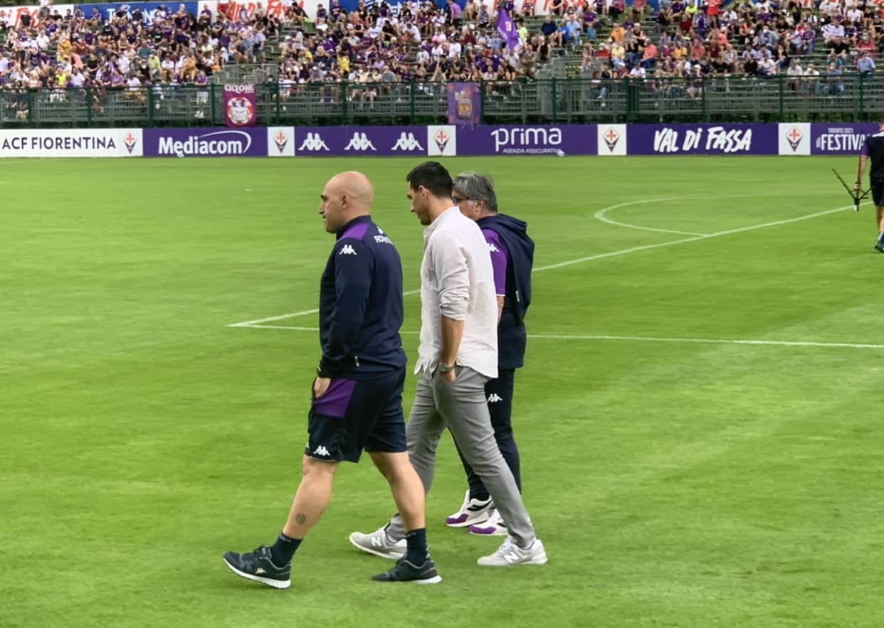Moena 2021, Italiano e Vlahovic i primi ad entrare sul campo. Presente Burdisso, neo dirigente viola