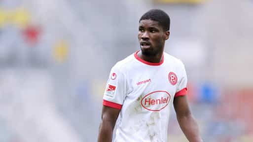 TMW, Danso è il nuovo obiettivo della Fiorentina per la difesa: l'Augsburg chiede 8 milioni
