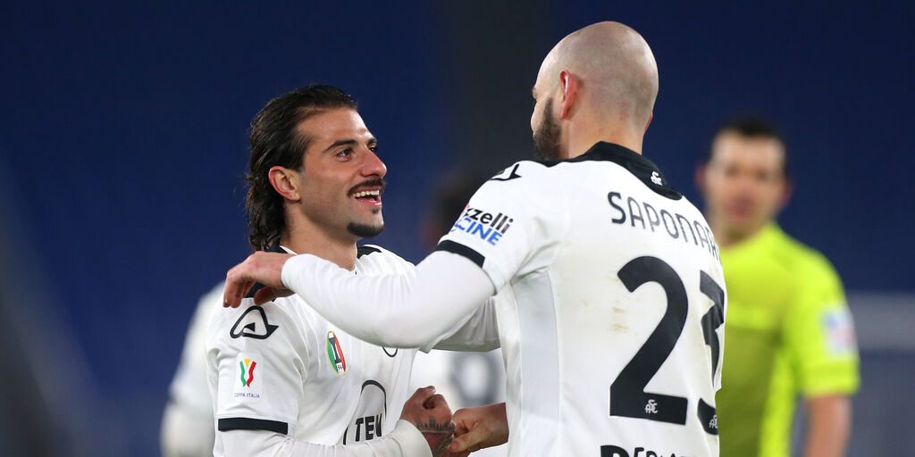 ROME, ITALY - JANUARY 19: Riccardo Saponara of Spezia celebrates with teammate Daniele Verde after scoring their team's fourth goal during the Coppa Italia match between AS Roma and AC Spezia at Olimpico Stadium on January 19, 2021 in Rome, Italy. Sportin