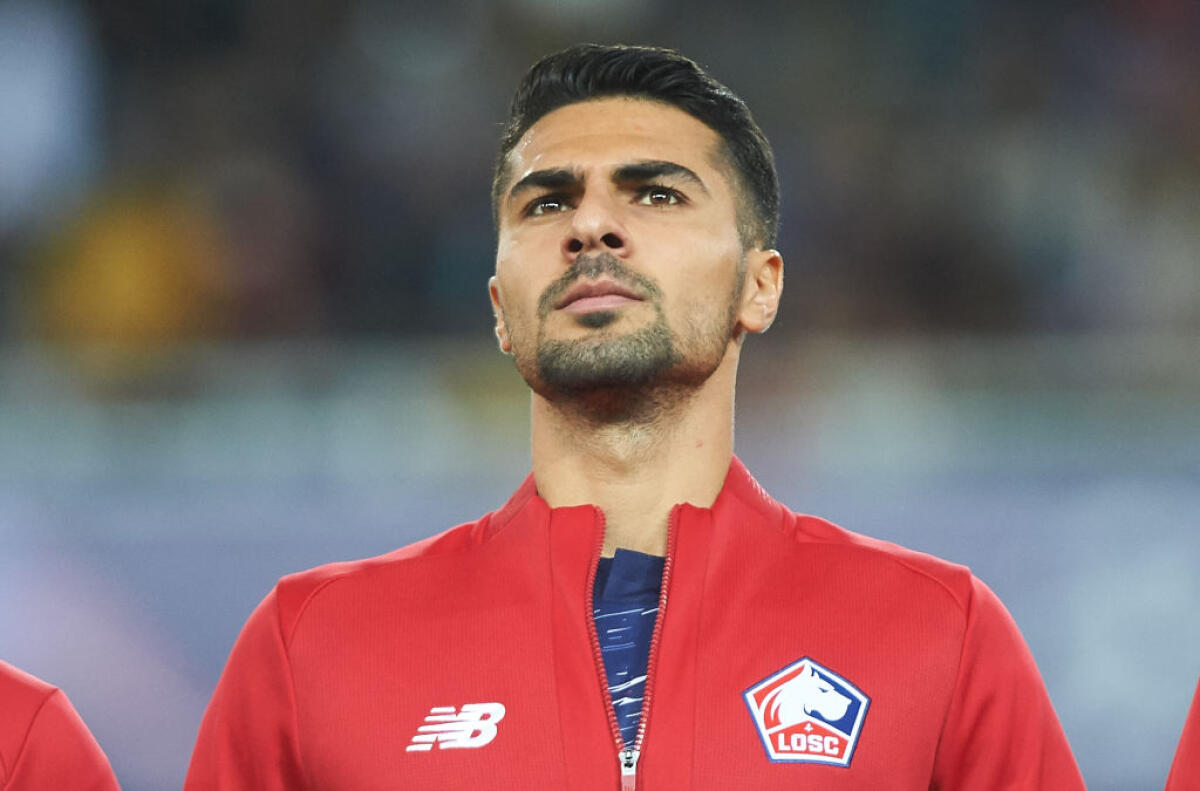 Di Marzio: "Celik prima scelta della Fiorentina: servono 12 milioni. Piace anche Odriozola" - Zeki Celik of Losc Lille during the during the UEFA Champions League group H match between Valencia CF and Losc Lille at Estadio de Mestalla on November 5, 2019 in Valencia, Spain (Photo by Maria Jose Segovia/NurPhoto via Getty Images)