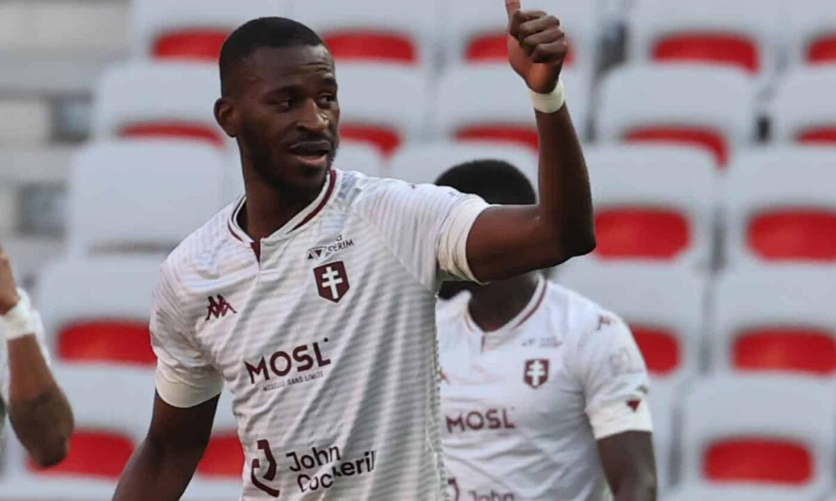 CorSport, Kouyate resta nel mirino della Fiorentina: il Metz vorrebbe tenerlo ma è difficile - 