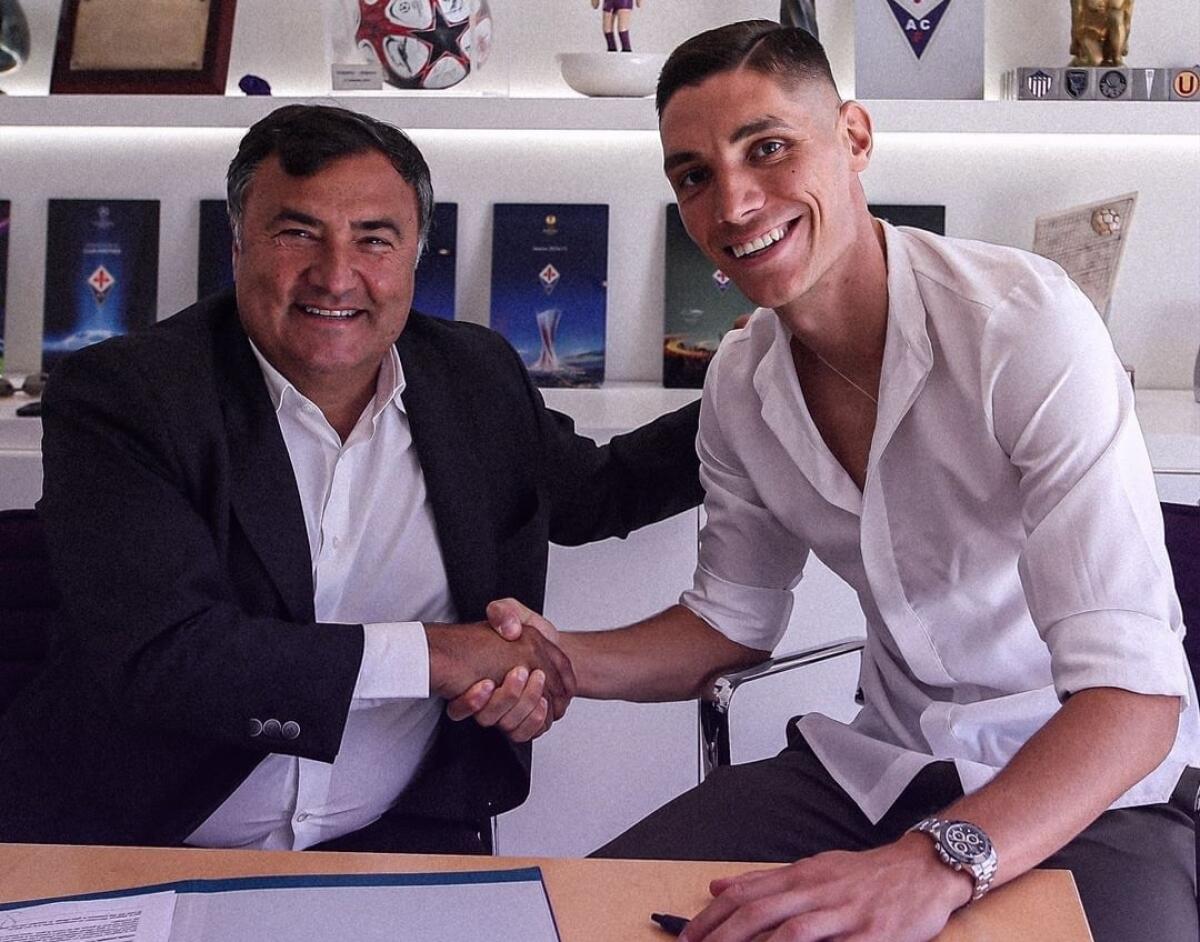 Milenkovic rinnova con la Fiorentina fino al 2023. Annuncio ufficiale e foto con Joe Barone e Pradè - 