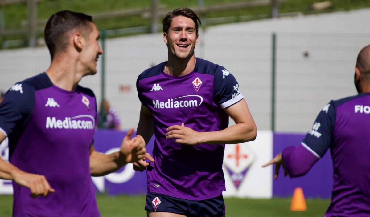 CorSport, Vlahovic verso la firma con la Fiorentina: c'è l'accordo su durata e ingaggio, manca sulla clausola - Moena, stadio Benatti, 31.07.2021, allenamento mattutino, foto Lisa Grelloni. Copyright Labaroviola.com