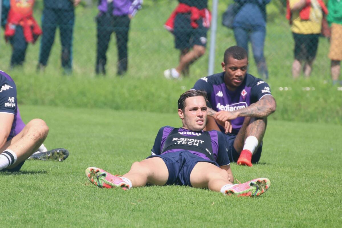 Comportamenti sbagliati e la resa di Italiano su Lirola: "Puoi diventare il più forte della A" - Moena, stadio Benatti, 28.07.2021, allenamento, foto Lisa Grelloni. Copyright Labaroviola.com