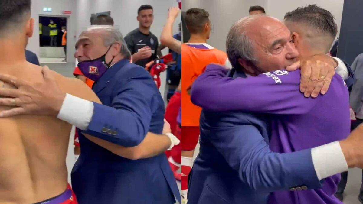 Video, Commisso a fine partita va negli spogliatoi e abbraccia i giocatori viola - 
