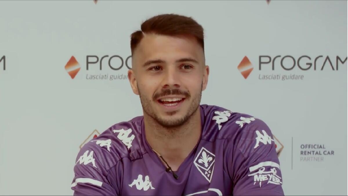 Venuti: "Voglio giocare titolare. Vlahovic non ha paura del paragone con Batistuta. Spero nel rinnovo" - 