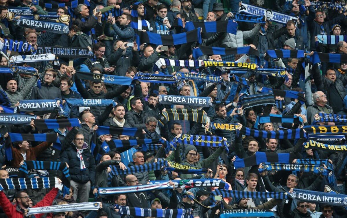 Il questore di Firenze emette 18 daspo a tifosi dell'Inter, avevano mazze e bastoni per scontri - 