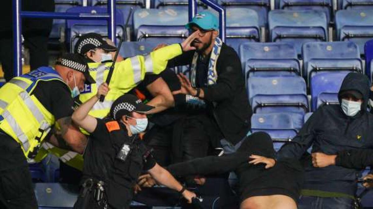 Tornano i tifosi allo stadio ma anche i primi disordini: 12 napoletani arrestati - 