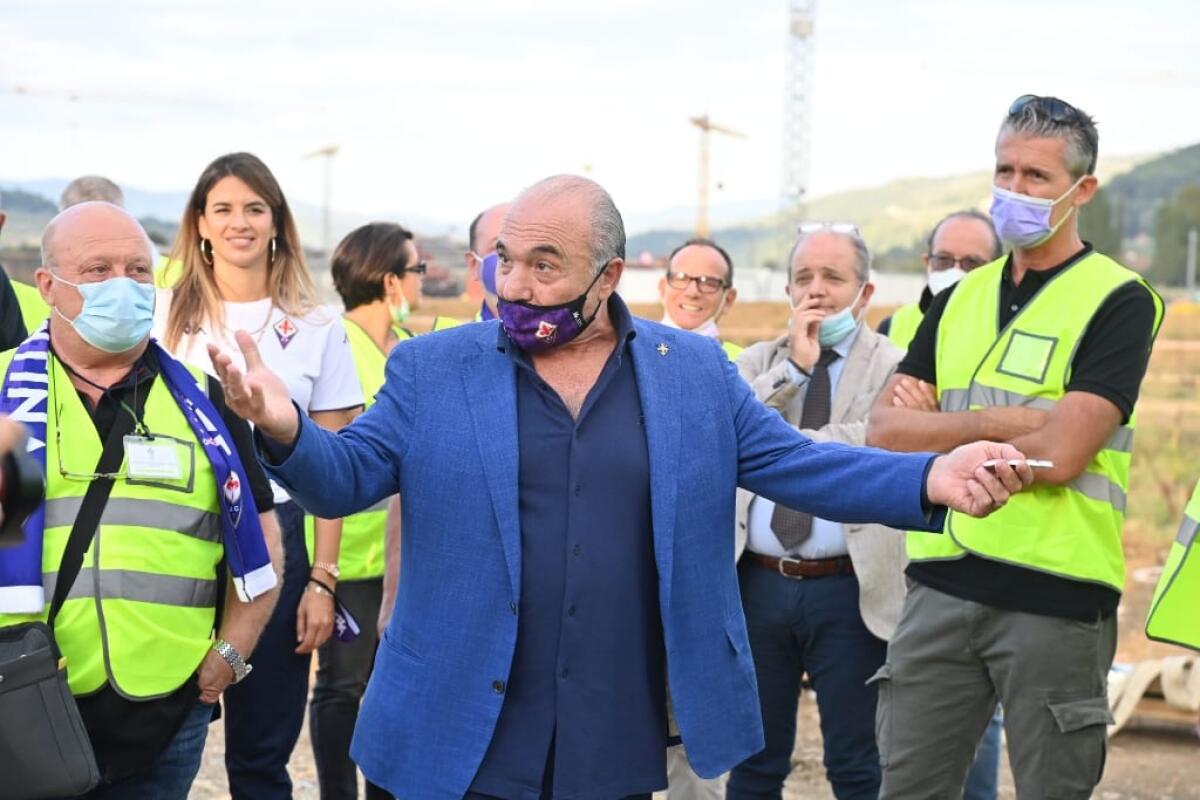 Commisso porta i tifosi viola a visitare il Viola Park in costruzione. Le foto dell'incontro - 