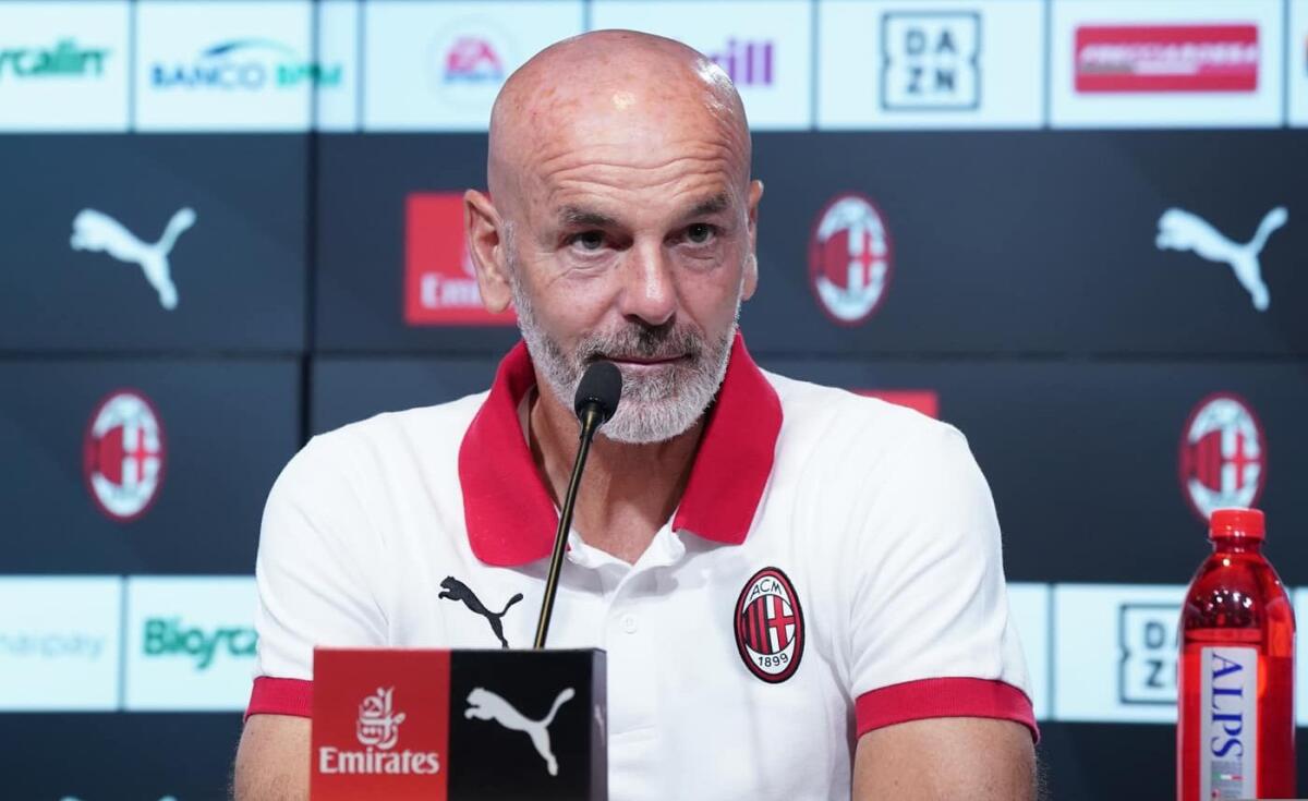 Pioli contro lo Spezia: "Non è accettabile e corretto avere dimensioni del campo cosi piccole" - ESCLUSIVA MILAN 
Foto LaPresse - Spada
30 settembre 2020 - Carnago , Va (Italia) 
Sport Calcio 
Centro sportivo Milanello 
A.C. Milan- Stagione 2020-2021 - Serie A 
Conferenza stampa Stefano Pioli
Nella foto:  Stefano Pioli

EXCLUSIVE MILAN 
Photo La