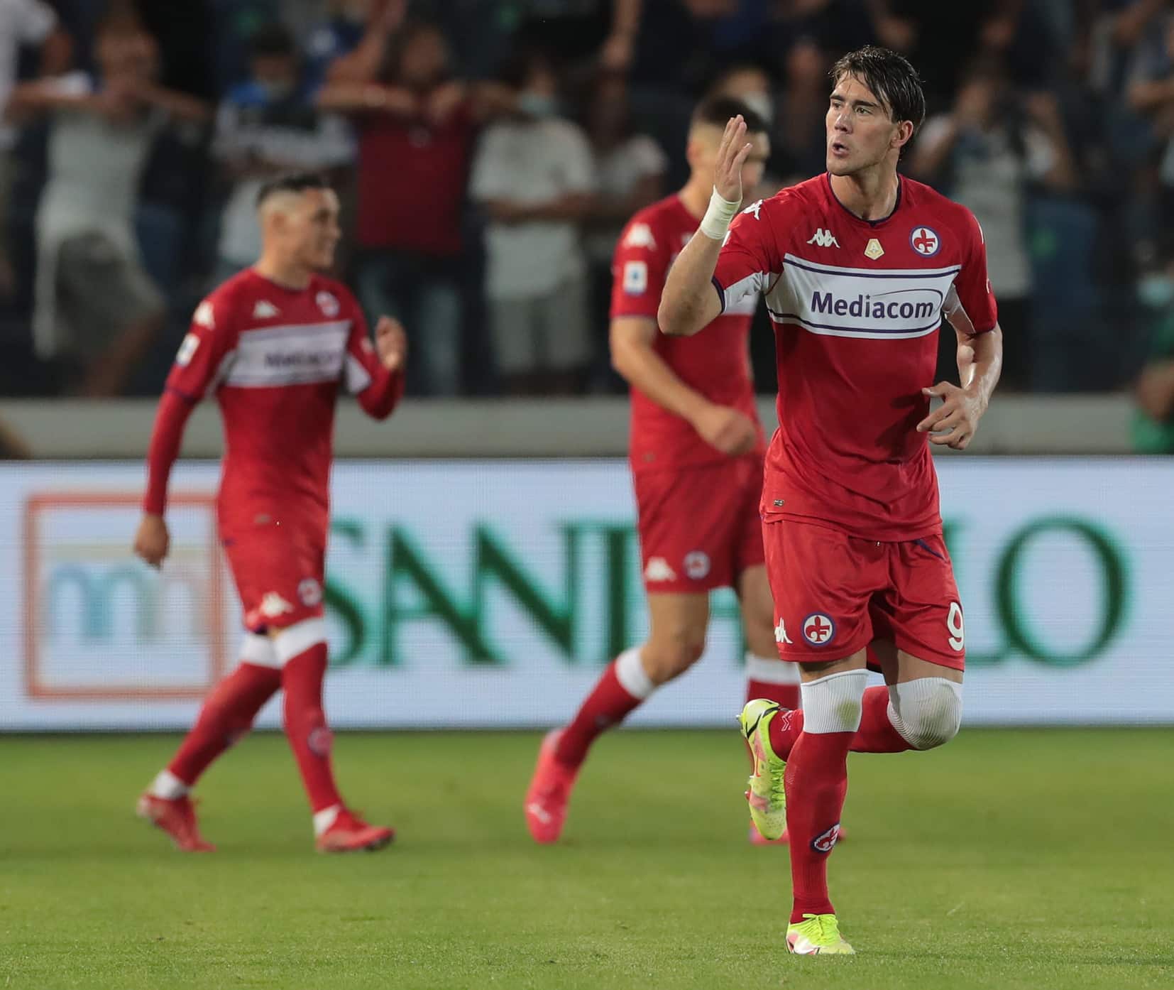 Cori razzisti contro Vlahovic, nessuna sanzione per l'Atalanta: la procura federale non li ha segnalati