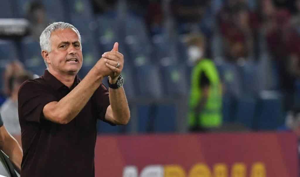 Mourinho si complimenta con Italiano: "La Fiorentina è tra le grandi squadre, sa giocare a calcio"