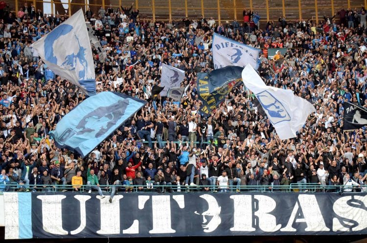 I Club Napoli protestano: "Grave discriminazione della Fiorentina, in vendita solo 450 ticket"