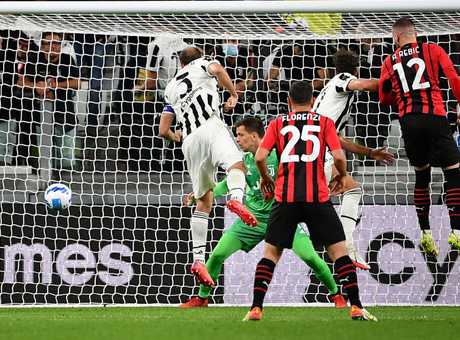 Juventus penultima in classifica, con il Milan è 1-1. Fiorentina a +7 sui bianconeri in classifica