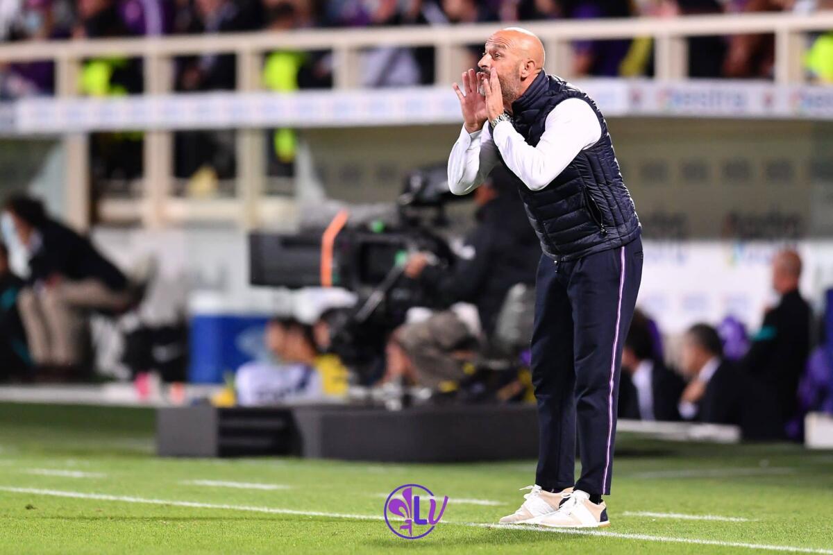 Baiano: "La Fiorentina ha annichilito Inter e Roma, con Italiano si pensa in modo differente" - Vincenzo Italiano

Firenze, stadio A.Franchi, 21.09.2021, Fiorentina-Inter, foto Lisa Guglielmi. Copyright Labaroviola.com