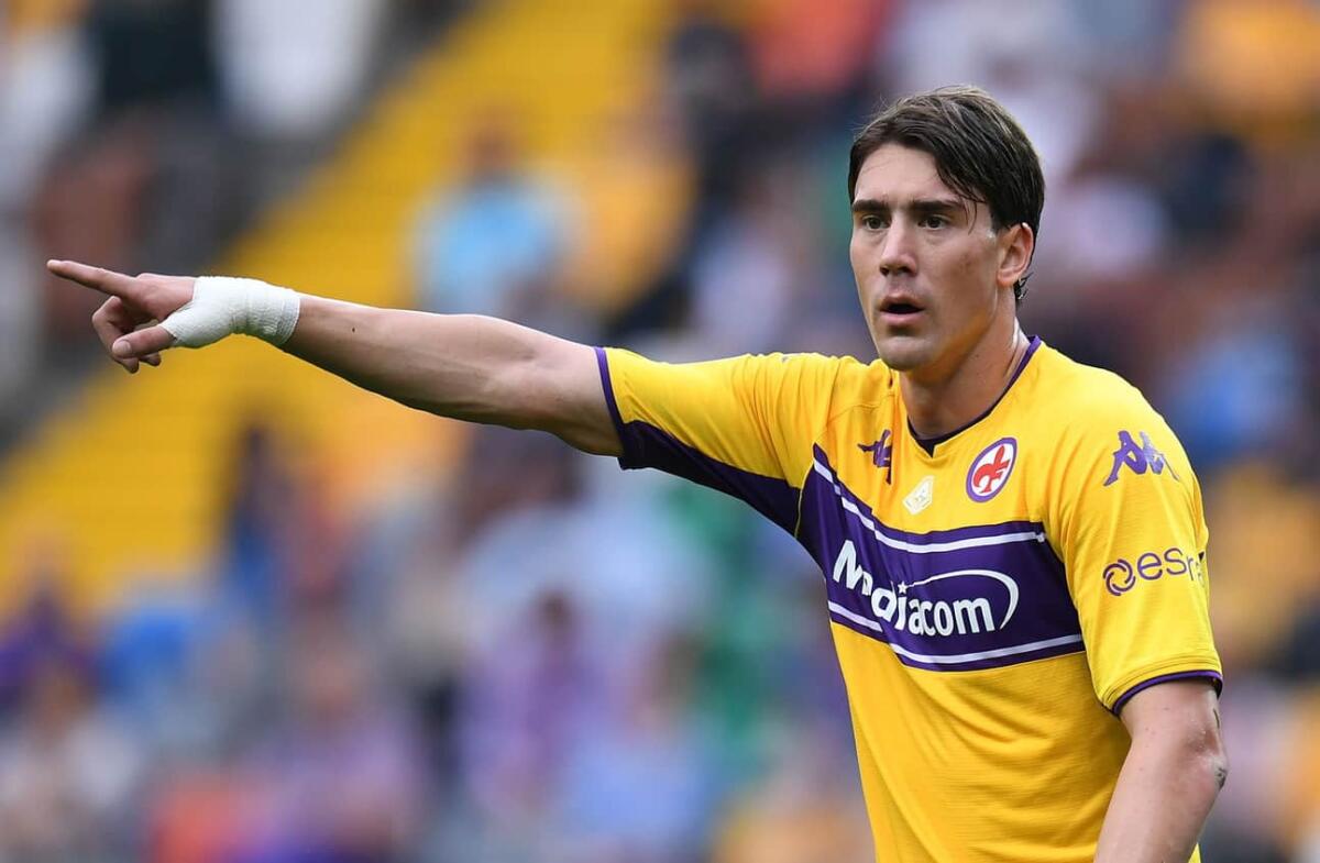 Nazione, fischiare Vlahovic oggi in Fiorentina-Cagliari? Sarebbe un autogol - 