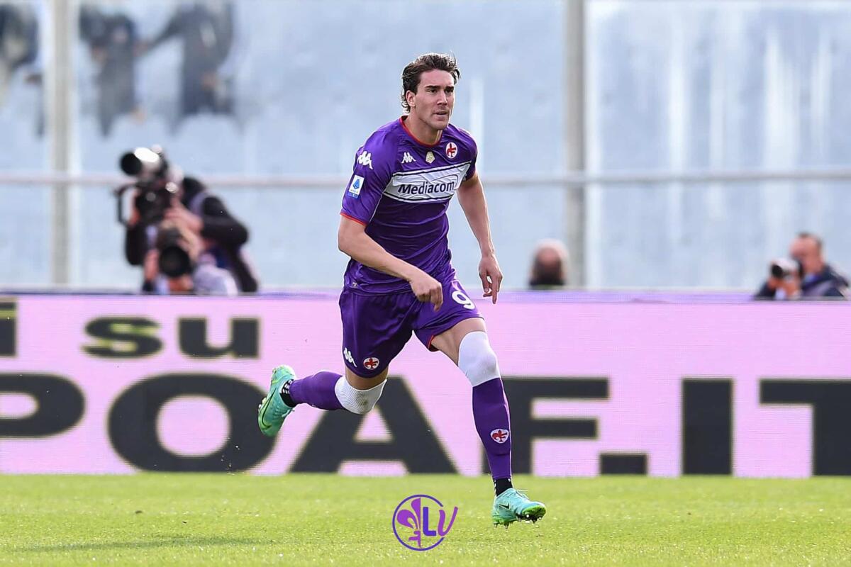 Martorelli: "Addio di Vlahovic a gennaio? Sì ma all'estero. A giugno si aprirebbe la pista italiana" - Firenze, stadio A.Franchi, 24.10.2021, Fiorentina-Cagliari, foto Lisa Guglielmi. Copyright Labaroviola.com