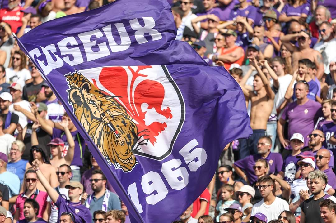 Il tifo organizzato della Fiorentina torna allo stadio. Finiti i biglietti per Venezia, settore pieno