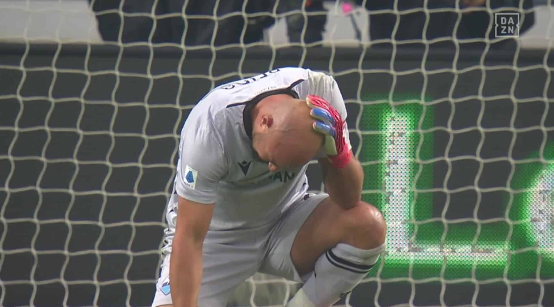 Reina colpito da una monetina: l'Atalanta rischia la squalifica del settore se non dello stadio