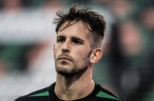 Al 35' Venezia in vantaggio contro la Fiorentina al Penzo. Aramu segna su assist di Henry