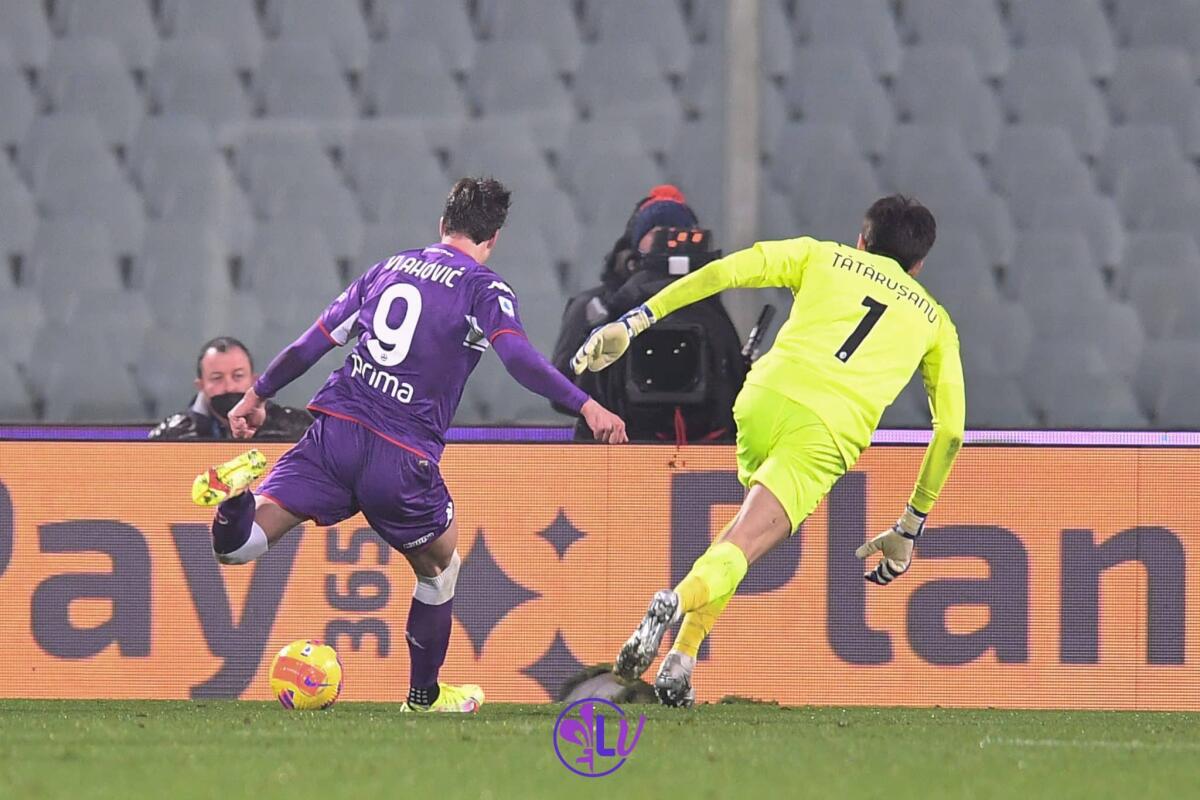 All'86' Fiorentina-Milan 4-2 al Franchi. Doppietta per Vlahovic, dopo il recupero di Gonzalez - Il gol di Dusan Vlahovic