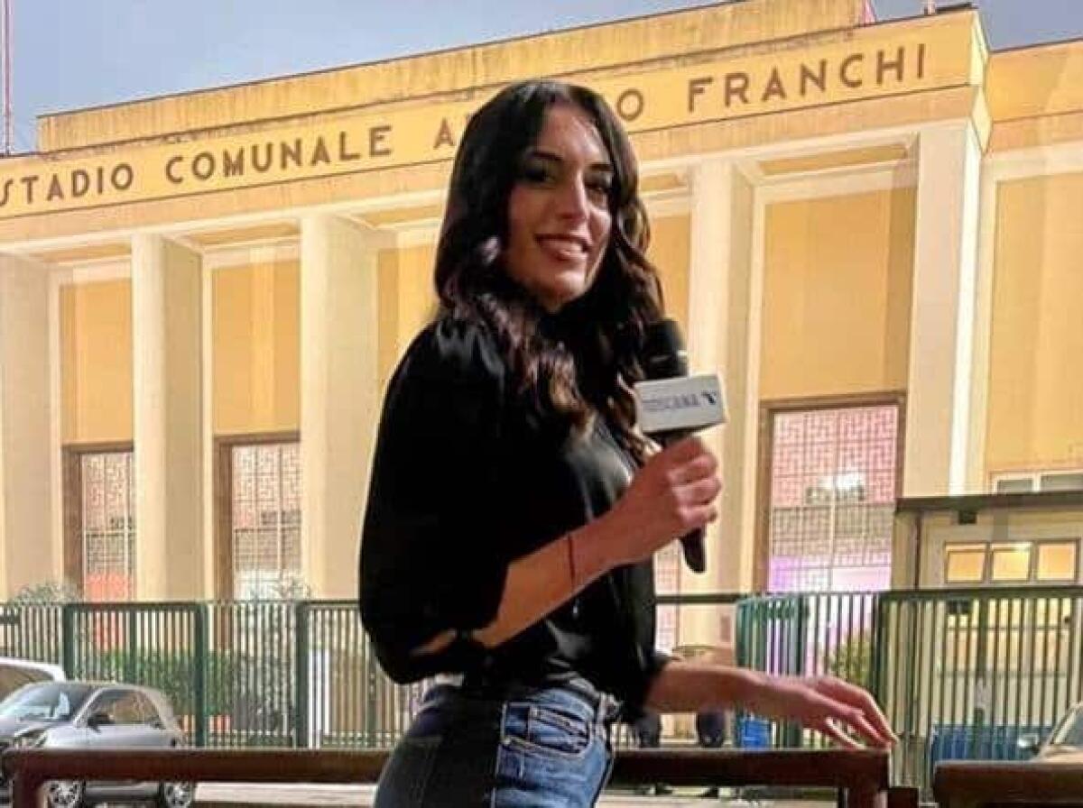 Identificato il tifoso della Fiorentina che ha molestato la giornalista sportiva. Attesa sul reato - 