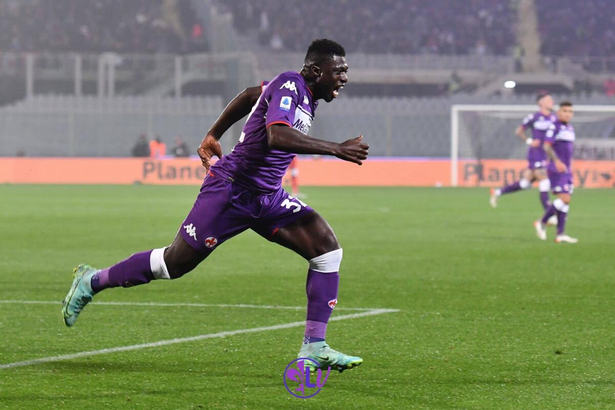 Al 15' Fiorentina-Milan 1-0 al Franchi. Papera di Tatarusanu, Duncan non perdona - Esultanza Alfred Duncan