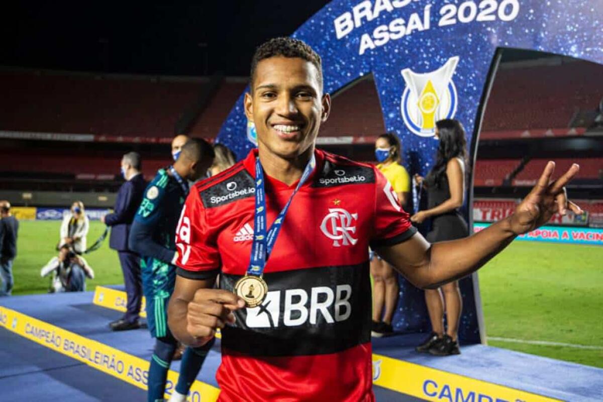 Dal Brasile, la Fiorentina vuole il terzino destro Joao Lucas, classe 1998 del Flamengo - 