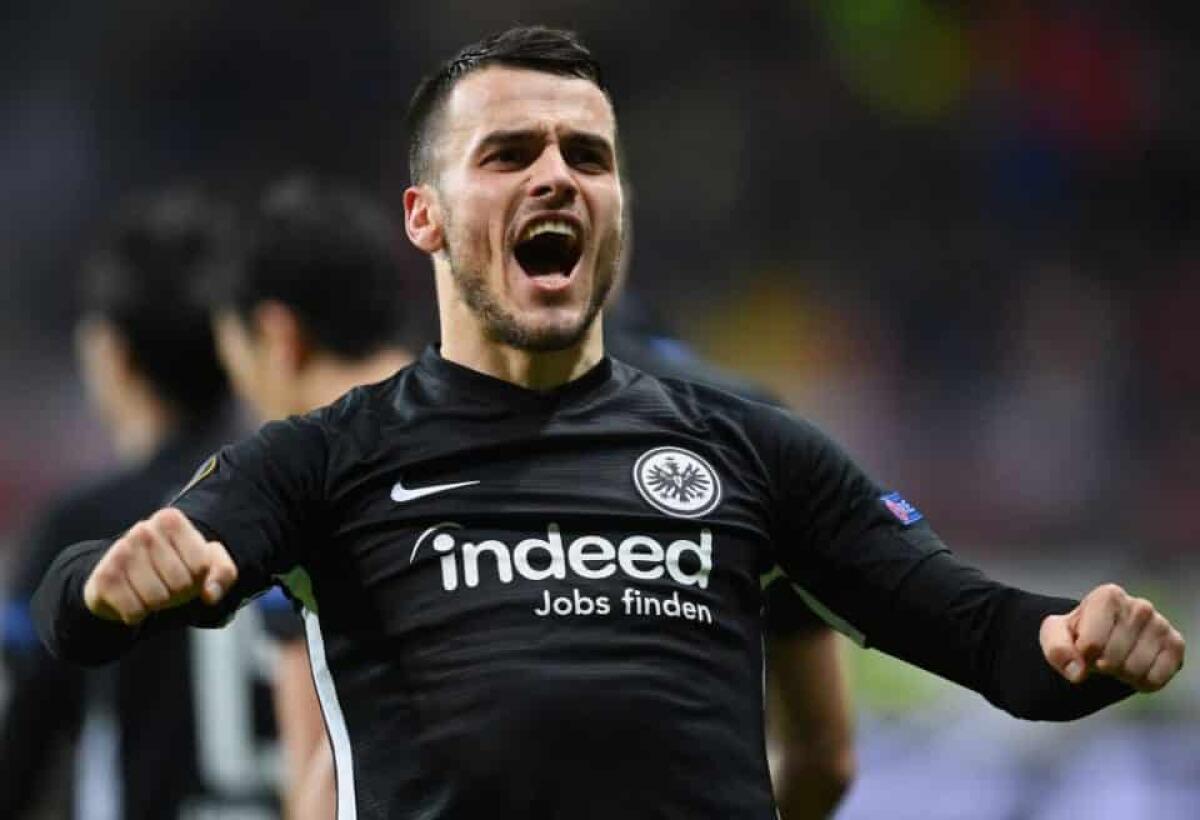 Schira svela: "Kostic cambia agente, vuole la Serie A: Fiorentina interessata a lui" - 