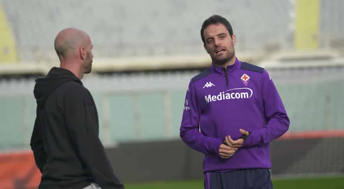 Video, Borja Valero intervista Bonaventura: "Spiegami come fai a difendere palla e fare doppio passo"