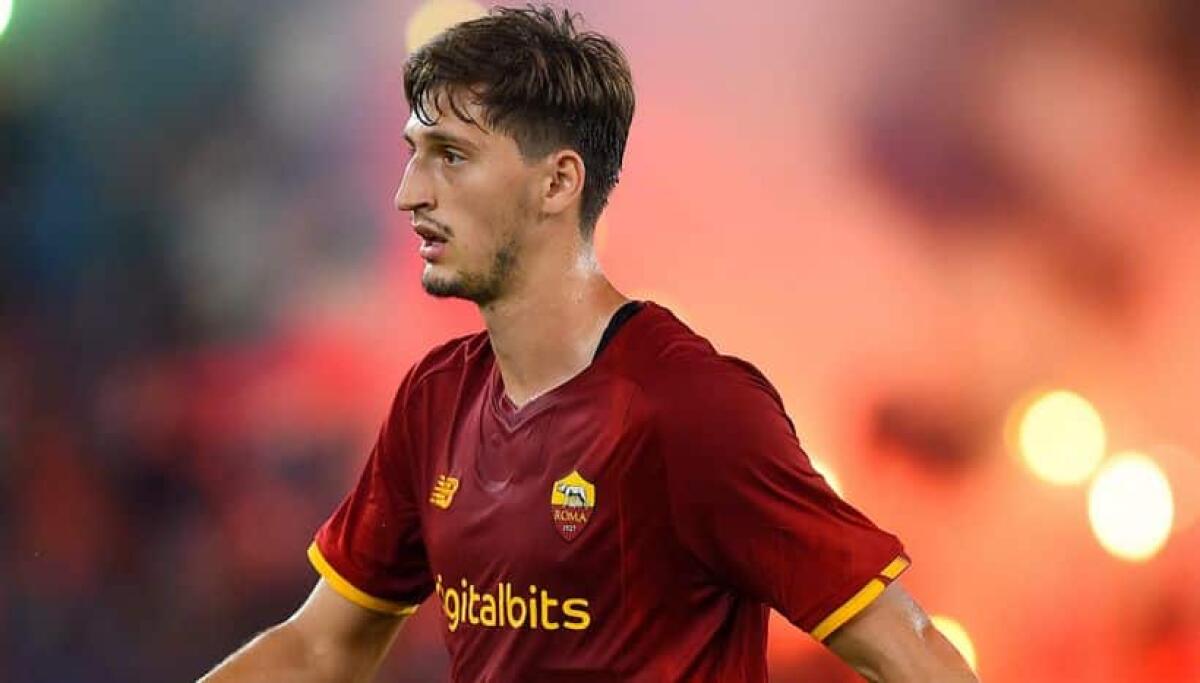 Gazzetta, Kumbulla la nuova idea della Fiorentina: la Roma aspetta un'offerta concreta - 